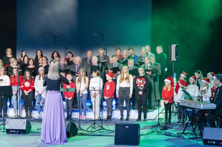 Božično novoletni koncert – v sliki 89